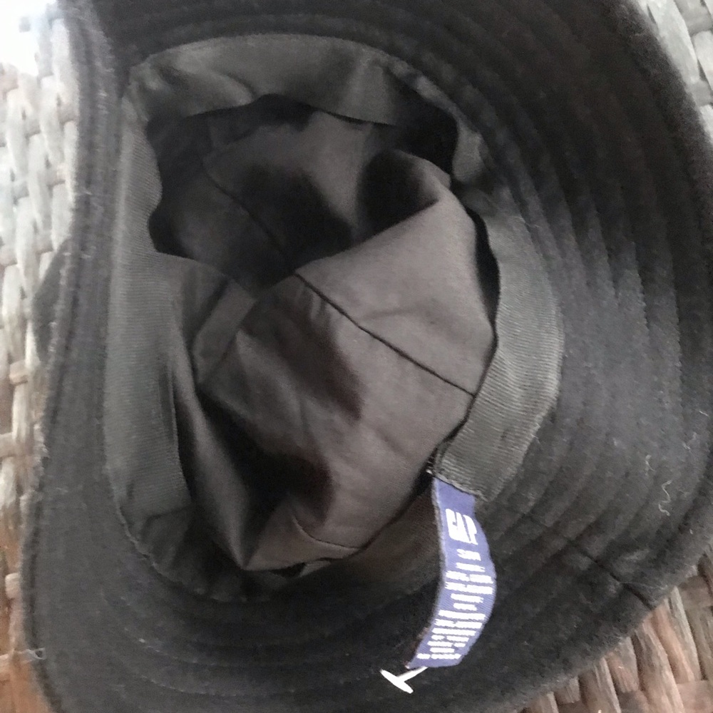 ✨✨GAP Wool Hat!✨✨ - Picture 3 of 3